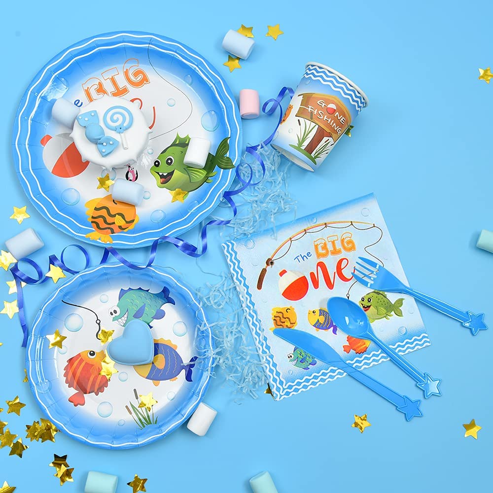 WERNNSAI Gone Fishing Party Supplies Set - Little Fisherman Party Tableware  for Boy Birthday Baby Shower Fish Themed Disposable Dinner Dessert Plate