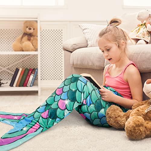 Blanket with discount mermaids on it